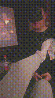 【桃子老师】私人影院恋足调 bf20302