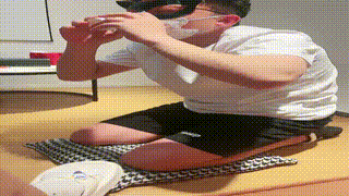 【西西】学生主-拖鞋白袜踩虐_赏赐圣水bf43590