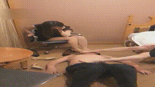 【VIVI 】贱狗开房来伺候双女王