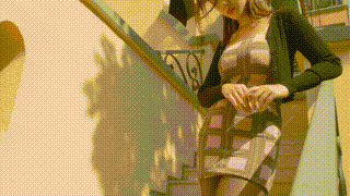 【丽柜】HD视频2020.10.23 在名媛群拼了条丝袜来扫街 星雨