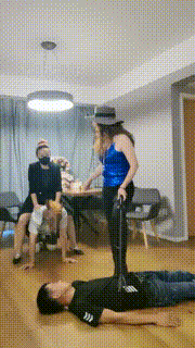 【魔鬼天使】双S庆生-多奴取悦主人骑马坐垫踩踏【续集】 bf32406