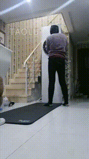 【傲柔】飞镖逗狗_踢踹扇打到狗跪地求饶 bf9715