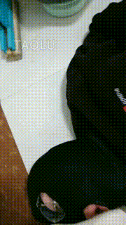 【情侣月儿】饿一天只喝大桶圣水 bf10026