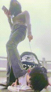 【强抚】爬山户外遛狗舔白袜脚 bf24391