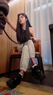 【不知名美女】车模S-皮鞋白袜黑丝气味控制