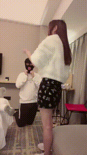 【诗诗&amp漫漫】双胞胎S-贱狗挑战500耳光【双视角版】 bf7117_2