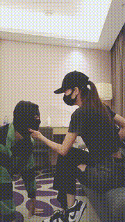 【美娜】御姐运动鞋超臭白袜辱狗 bf20360