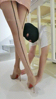 【宇婉莹】模特S-狗笼圈养高跟闻舔踩狗爪胯下辱 bf32933