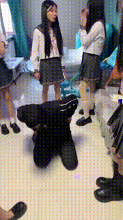 【精神小妹】精彩-素人学生主群调群虐 bf24966