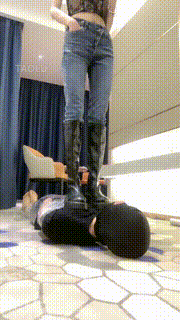 【希希子】闻ru木乃伊全身踩踏强制圣水 bf8404