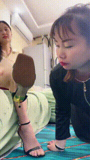 【艾莉】母狗-踩踏舔原味裸足高跟转胯sp耳光 bf27129