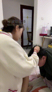 【牙乖乖】美甲小妹深夜恋足调 bf16124