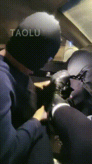 【小蚂蚁女王】素人车内调教-第一次开发 bf7709