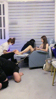 【麋鹿银儿】美甲店小妹体验当S-闻舔鞋底裸足-踩踏【完整版】bf29150_1