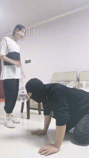 【文文大人】深夜调教猥琐外卖员 bf90091