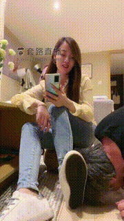 【一嬛女王】当着素人的面羞辱老狗 bf18029