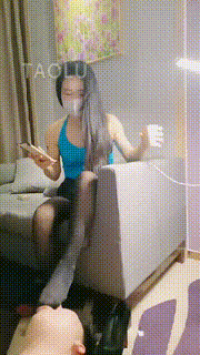 【脚丫子】素人精神小妹首调 bf10152