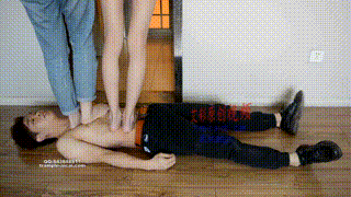 【奴隶岛】—双人抢劫踩踏路人