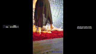 【残忍】女奴人体站台