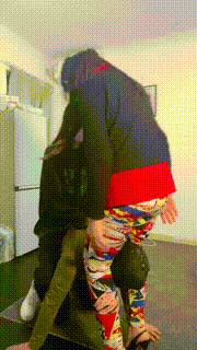 【星探】素人幼师带妈妈玩狗 bf23102