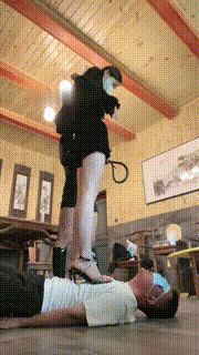 【沅芷大人】双S重度踩踏虐-高跟扎胳膊碾狗爪【双视角完整版】bf30086_3