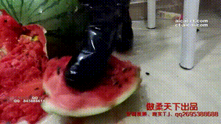 长筒帆布加高跟踩香蕉和西瓜