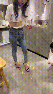 【领主老大】御姐口水喂食全体重踩踏虐打【双视角版】 bf24068_2