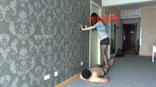 素人小美女【黑丝】踩踏