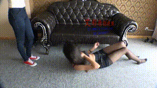 【小妮女女】白袜帆布鞋虐踩坐骑女M