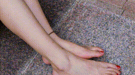 【物恋传媒】第51期：俏皮露肩T恤搭配粉色小短裙,白色板鞋配白色斑点袜期：.MP4