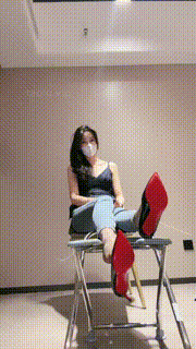 【禾未】灌圣水高跟踩脚垫掐乳藤条抽 bf32017