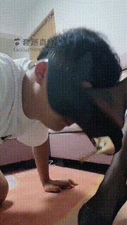 【然而】邻居来借东西被调成狗 bf16982