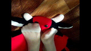 【艾丝女王】肉丝调教踩踏新手奴