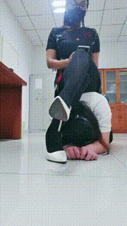 【璃茉老师】母畜-物化坐垫_脏鞋底羞辱【完整版】bf46302_01