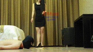 【明妃女王】食物踩踏调教