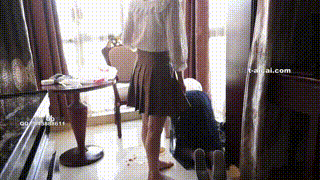 【黑丝诱惑】素人莎莎长靴踩踏鞭打篇