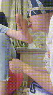 【咩主】原味裸足诱惑抖M弟弟做狗 bf9077