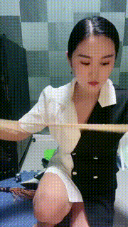 【盈盈】强制变装狗舔脚 bf20059