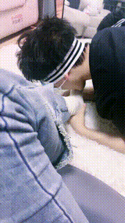 【绝美兔】舔闻学生主的原味白袜裸足 JS23080101