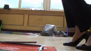 职业装木板压碎