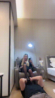 【雯希】香港女S黑丝高跟虐狗-耳光-臭脚捂脸 bf29657