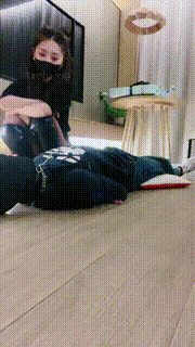 【川野尤娜】长靴S-全体重踩踏拽狗链踢踹黑丝脚深喉 bf32207