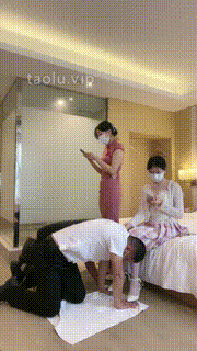 【颖主大人】双主VS双奴-高跟踩狗鞭打踩踏提档耳光 bf28595