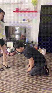 【萝莉糖糖】3S-踩狗爪-转胯-耳光-脚插嘴-闻鞋窝-【三视角版】 bf30435_3