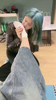 【桃幼幼】发骚闺蜜下跪做狗袜子塞嘴 bf33146