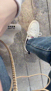 【宇王】户外遛母狗舔脚JS250311-21