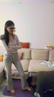 【埋汰】牛仔裤坐脸窒息_裸足蹂躏踩bf46863