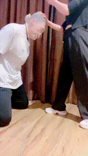 【莫妮卡】小白鞋白袜-提档-踩碾压-闻舔-骑狗背 bf29534