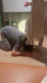 【橘子没熟】掐乳_小白鞋白袜踩_踢踹_数据线鞭打JS241027-5