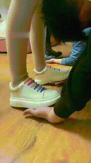 【逗逗】带素人妹妹狂踢_鞭打疯狂输出双狗 bf9758